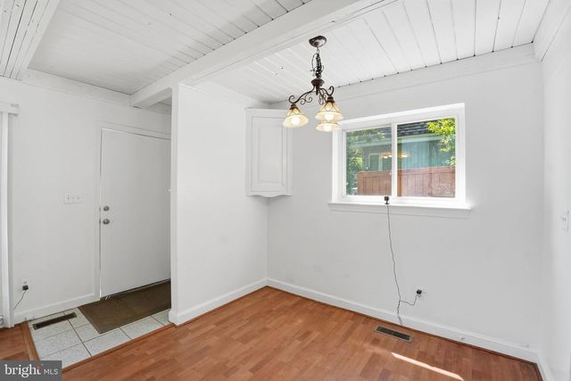 11000 PARK RD, Fairfax, VA 22030