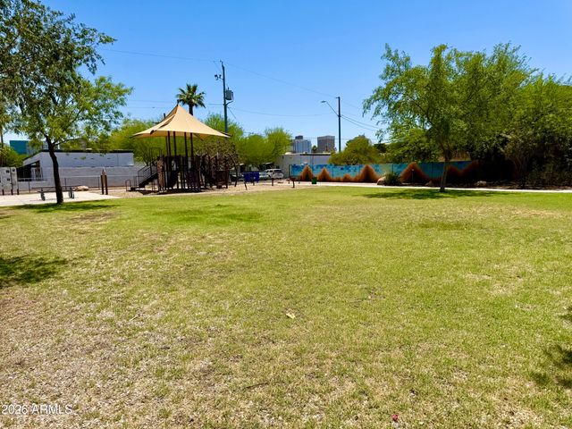 1020 W MCKINLEY Street, Phoenix, AZ 85007