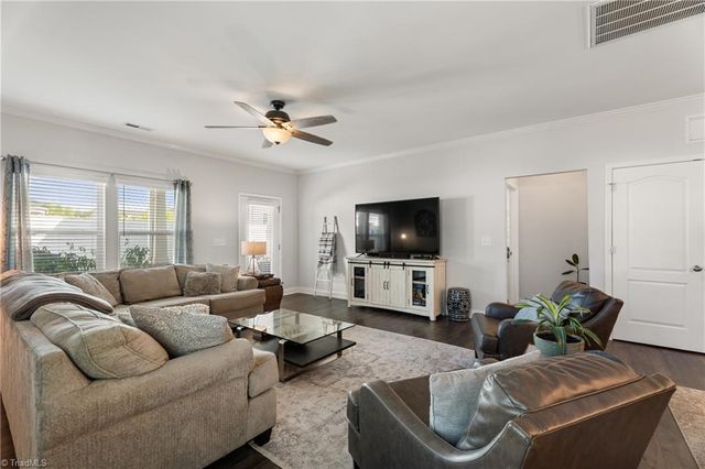 1402 Hunting Hawk Lane, Kernersville, NC 27284