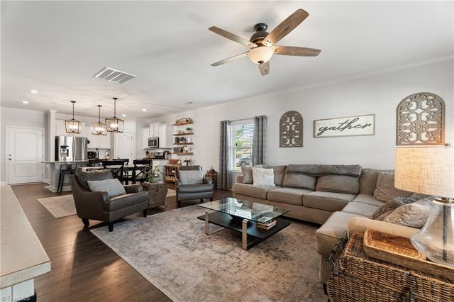 1402 Hunting Hawk Lane, Kernersville, NC 27284