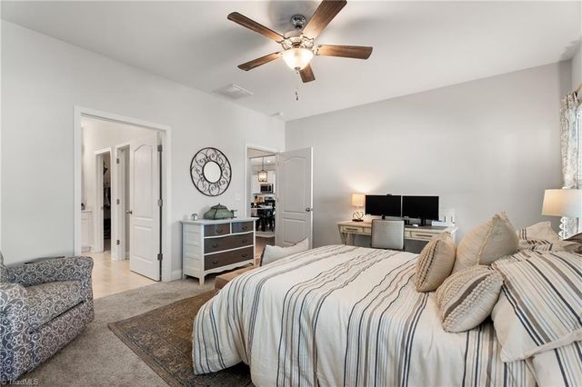 1402 Hunting Hawk Lane, Kernersville, NC 27284