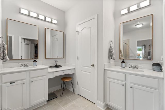 1402 Hunting Hawk Lane, Kernersville, NC 27284