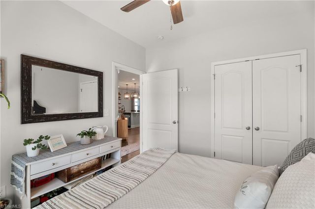 1402 Hunting Hawk Lane, Kernersville, NC 27284