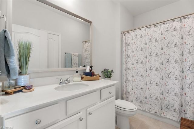 1402 Hunting Hawk Lane, Kernersville, NC 27284