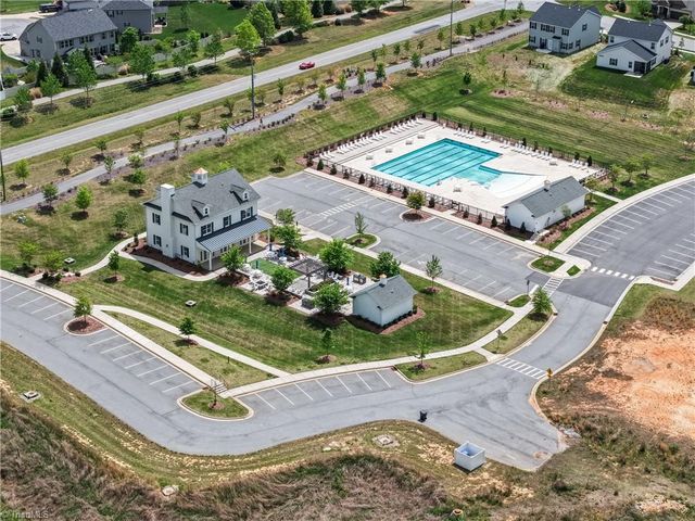 1402 Hunting Hawk Lane, Kernersville, NC 27284