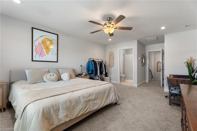 1402 Hunting Hawk Lane, Kernersville, NC 27284
