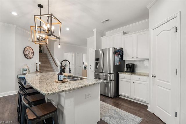 1402 Hunting Hawk Lane, Kernersville, NC 27284