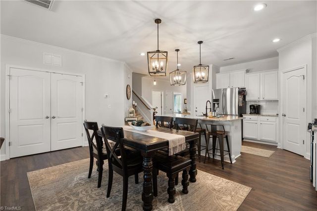 1402 Hunting Hawk Lane, Kernersville, NC 27284