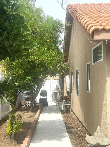 16496 Nectarine Way, Lake Elsinore, CA 92530