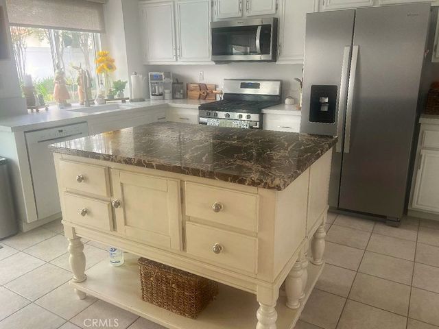 16496 Nectarine Way, Lake Elsinore, CA 92530