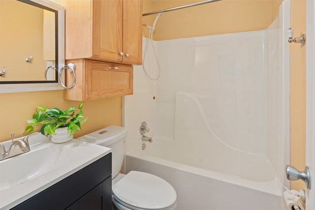 325 Flying Bridge Drive, Gun Barrel City, TX 75156