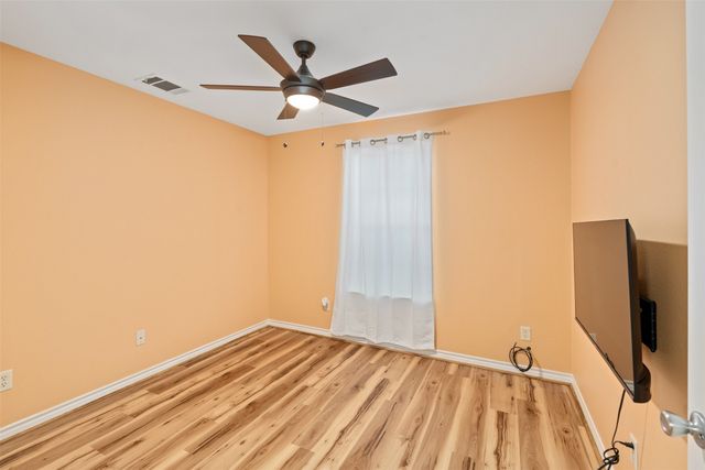 325 Flying Bridge Drive, Gun Barrel City, TX 75156