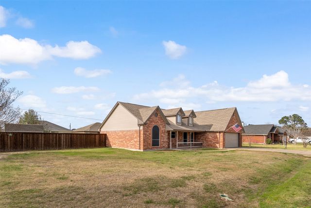 325 Flying Bridge Drive, Gun Barrel City, TX 75156