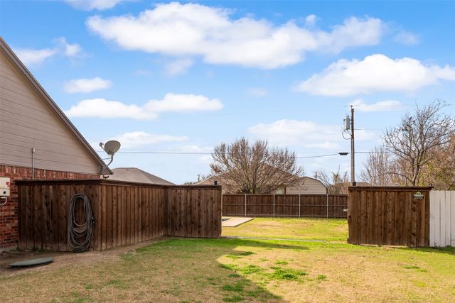 325 Flying Bridge Drive, Gun Barrel City, TX 75156