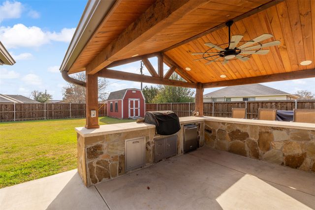 325 Flying Bridge Drive, Gun Barrel City, TX 75156
