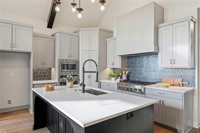 8014 Marion Street, Shawnee, KS 66220
