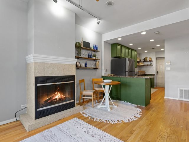 3951 N St Louis Avenue 1, Chicago, IL 60618