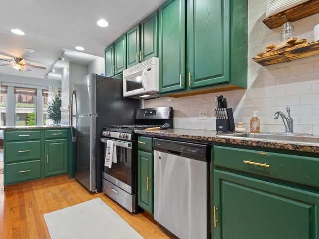 3951 N St Louis Avenue 1, Chicago, IL 60618