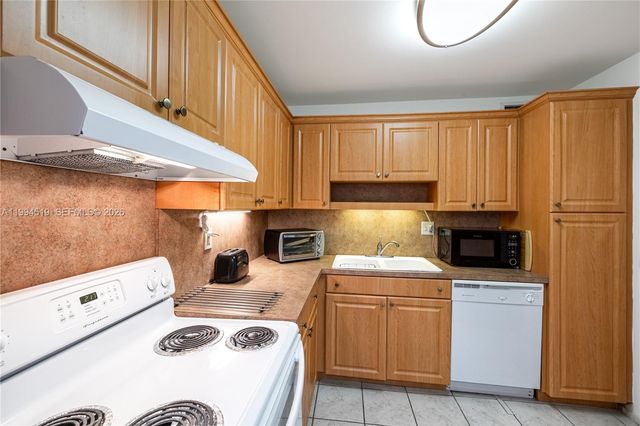 3180 S Ocean Dr 718, Hallandale Beach, FL 33009