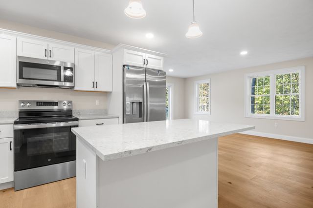 19 Captains Way, Lakeville, MA 02347