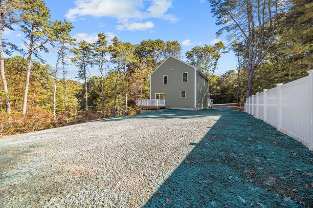 19 Captains Way, Lakeville, MA 02347