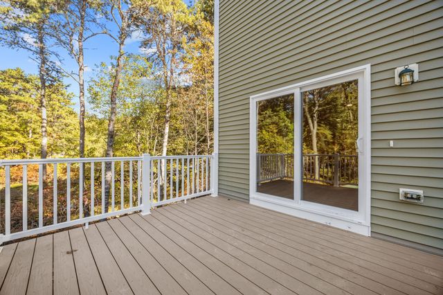 19 Captains Way, Lakeville, MA 02347