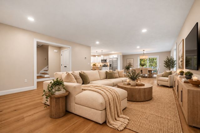 19 Captains Way, Lakeville, MA 02347
