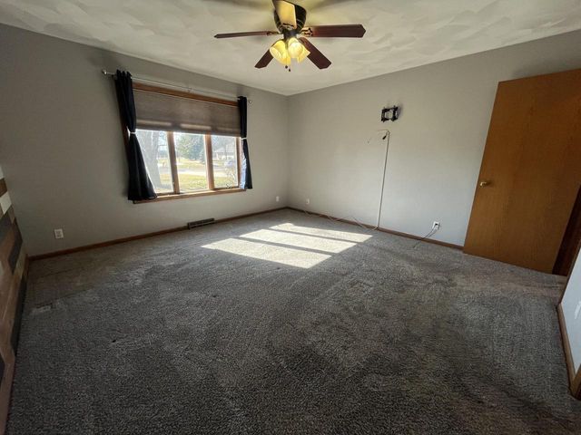 6692 W Thornapple Drive, Janesville, WI 53548