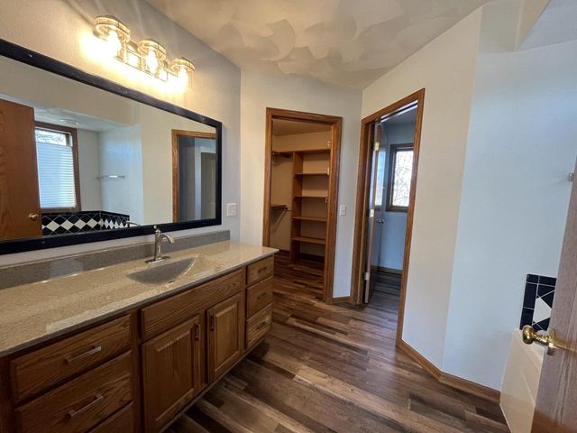 6692 W Thornapple Drive, Janesville, WI 53548