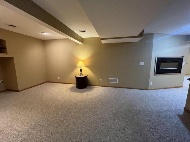 6692 W Thornapple Drive, Janesville, WI 53548