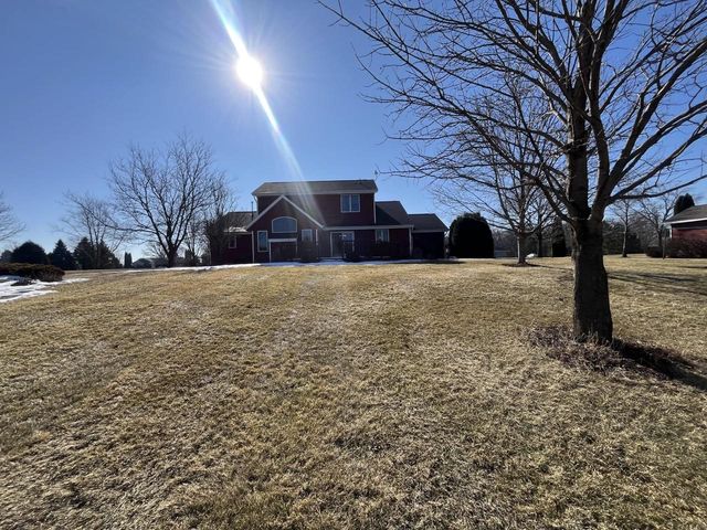 6692 W Thornapple Drive, Janesville, WI 53548