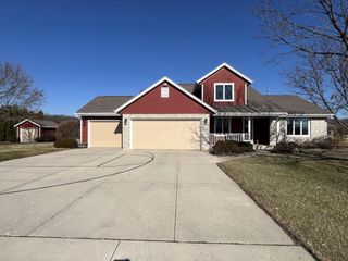 6692 W Thornapple Drive, Janesville, WI 53548