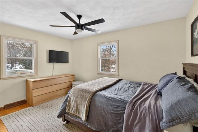 542 Maple Avenue, Smithville, MO 64089