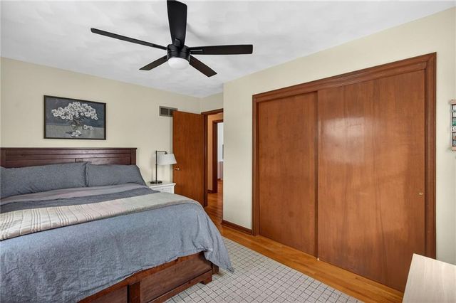 542 Maple Avenue, Smithville, MO 64089