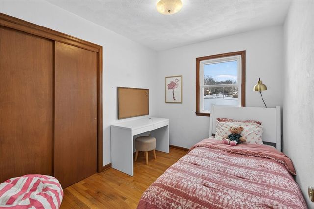 542 Maple Avenue, Smithville, MO 64089