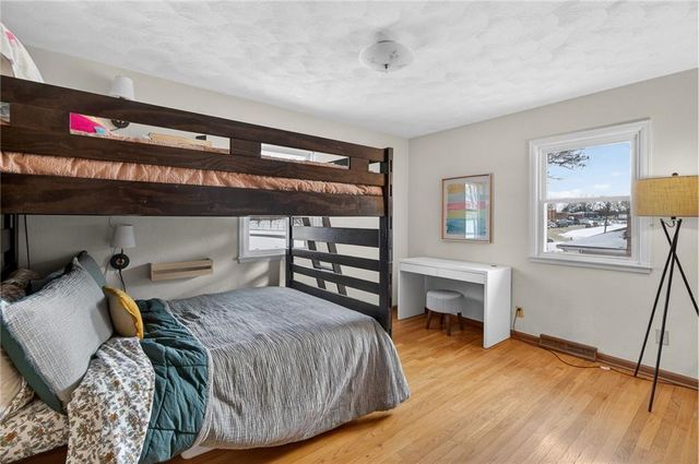 542 Maple Avenue, Smithville, MO 64089