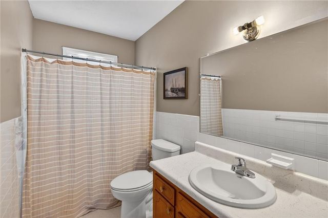 542 Maple Avenue, Smithville, MO 64089