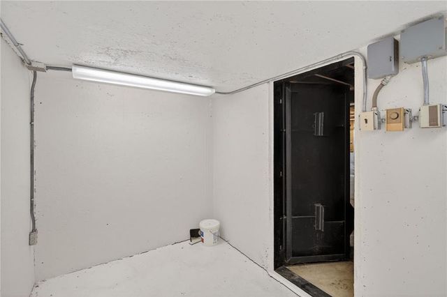 542 Maple Avenue, Smithville, MO 64089