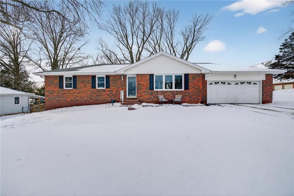 542 Maple Avenue, Smithville, MO 64089