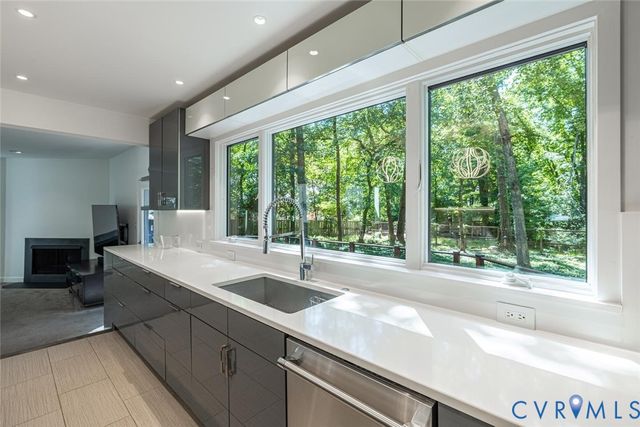 406 Walsing Dr, Henrico, VA 23229