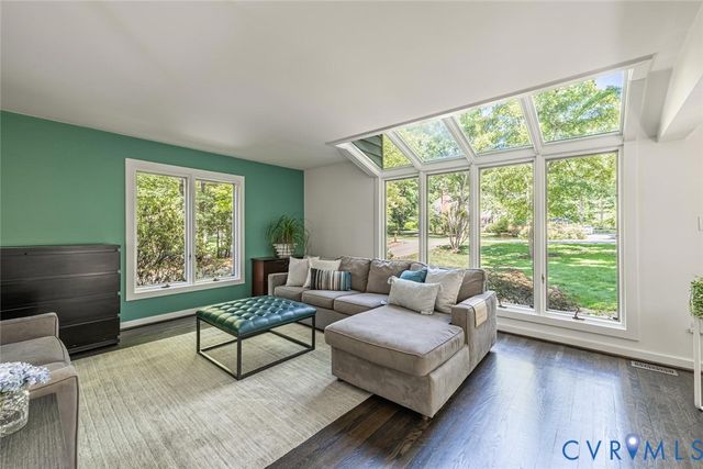 406 Walsing Dr, Henrico, VA 23229