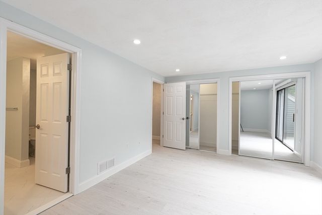 14 Deer Path 6, Maynard, MA 01754