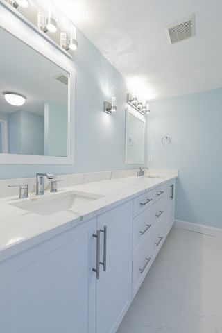 14 Deer Path 6, Maynard, MA 01754