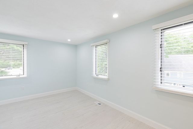 14 Deer Path 6, Maynard, MA 01754