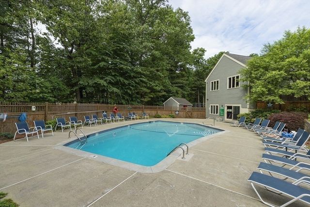 14 Deer Path 6, Maynard, MA 01754
