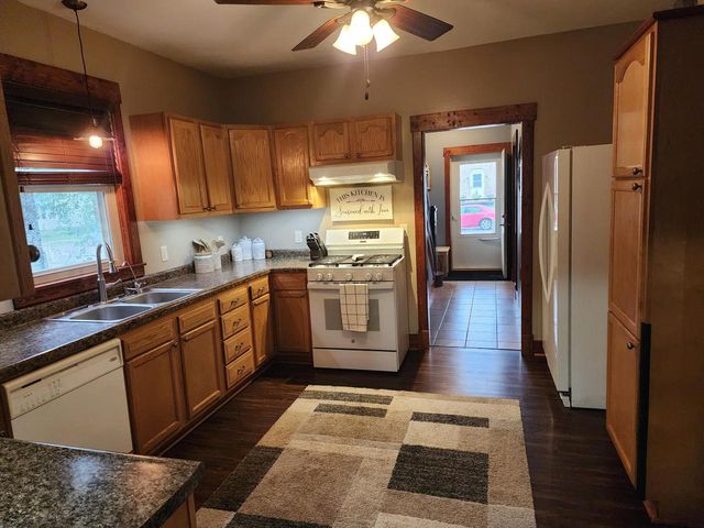 706 S 9th STREET, Watertown, WI 53094