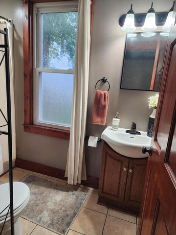 706 S 9th STREET, Watertown, WI 53094