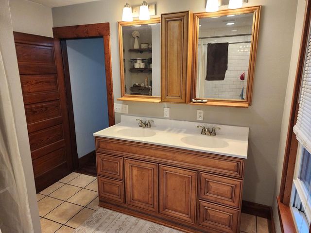 706 S 9th STREET, Watertown, WI 53094