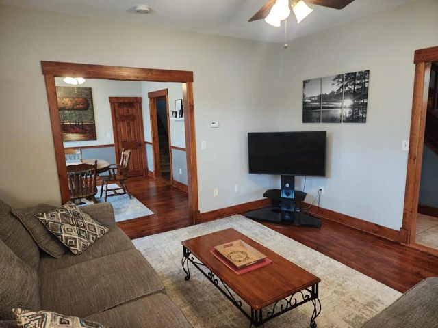 706 S 9th STREET, Watertown, WI 53094