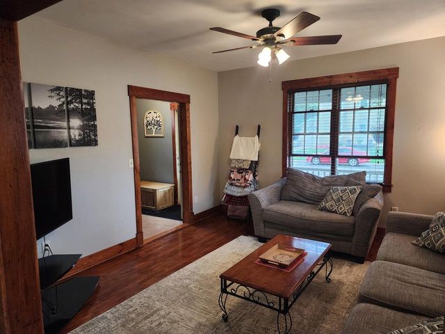 706 S 9th STREET, Watertown, WI 53094
